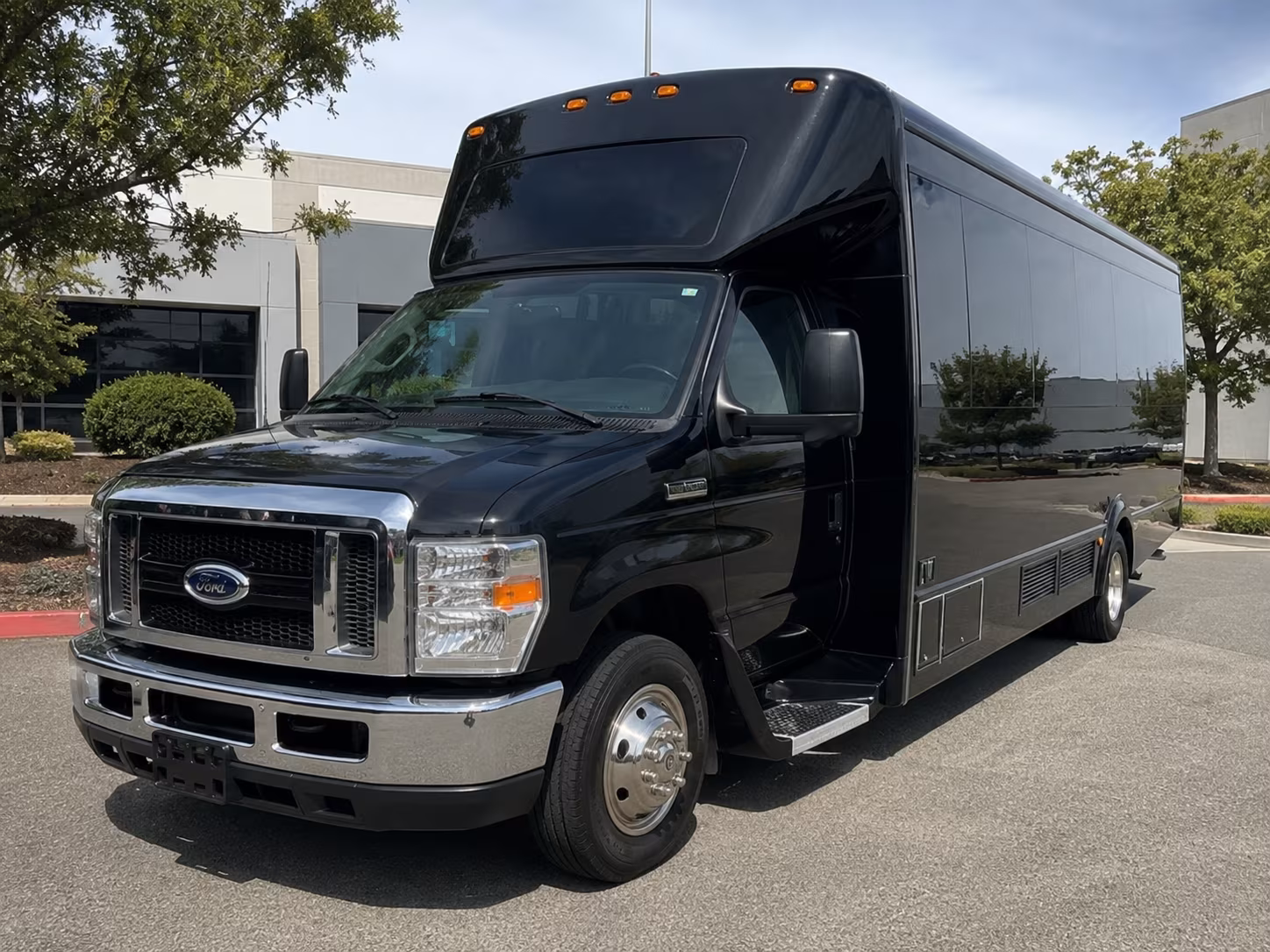 Metairie Party Bus Rental