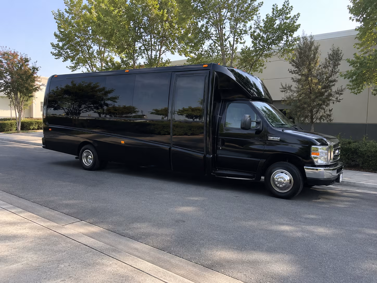 Metairie Winery Tour & Pub Crawl Transportation