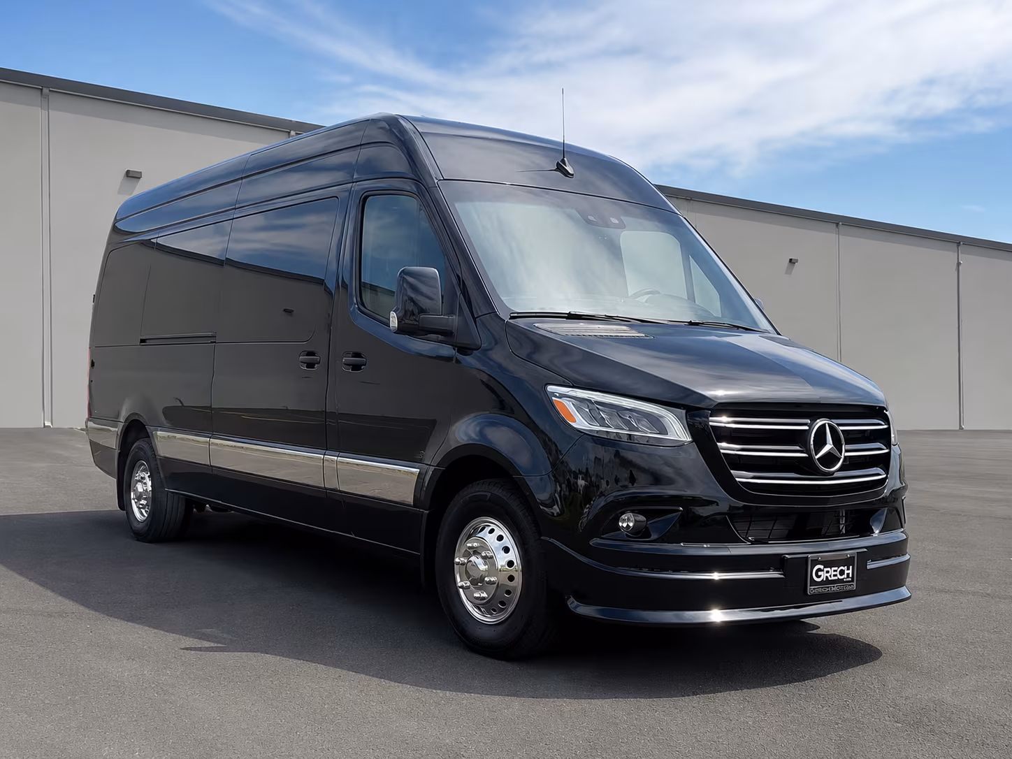 New Orleans Airport Shuttle & Transportation party bus exterior
