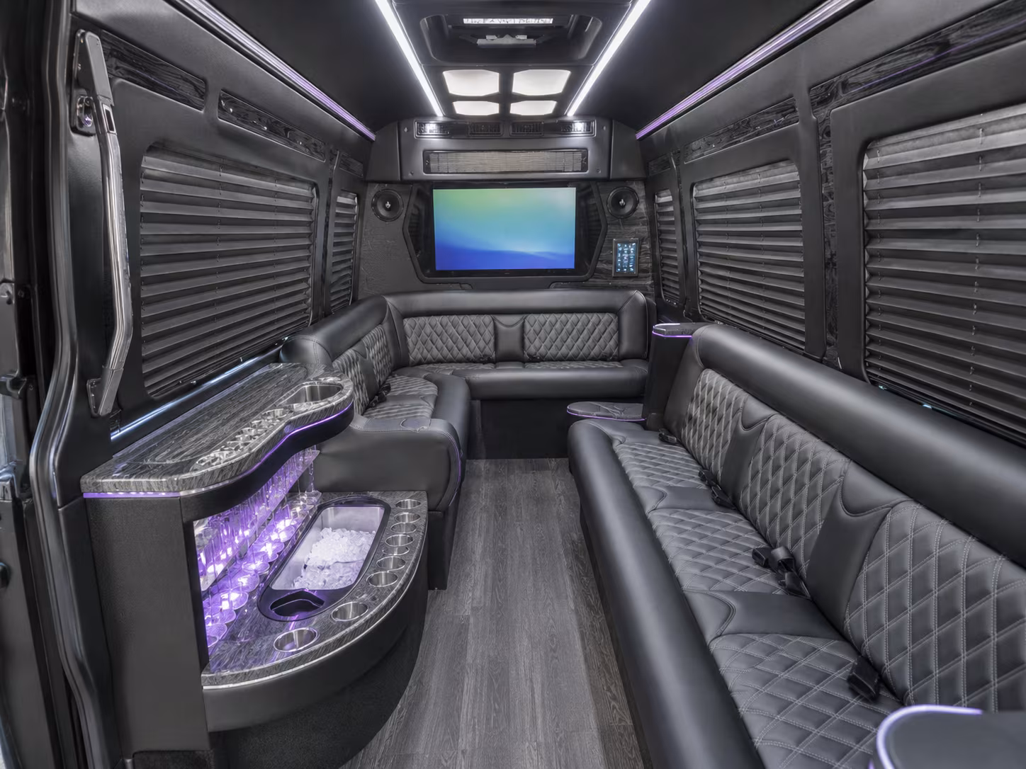 New Orleans Airport Shuttle & Transportation party bus exterior